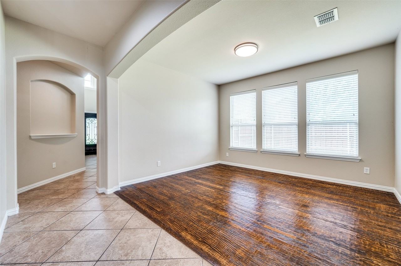 10632 Bolivar Dr - Photo 7 of 25