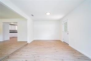 1109 Booker Ave - Photo 4 of 26