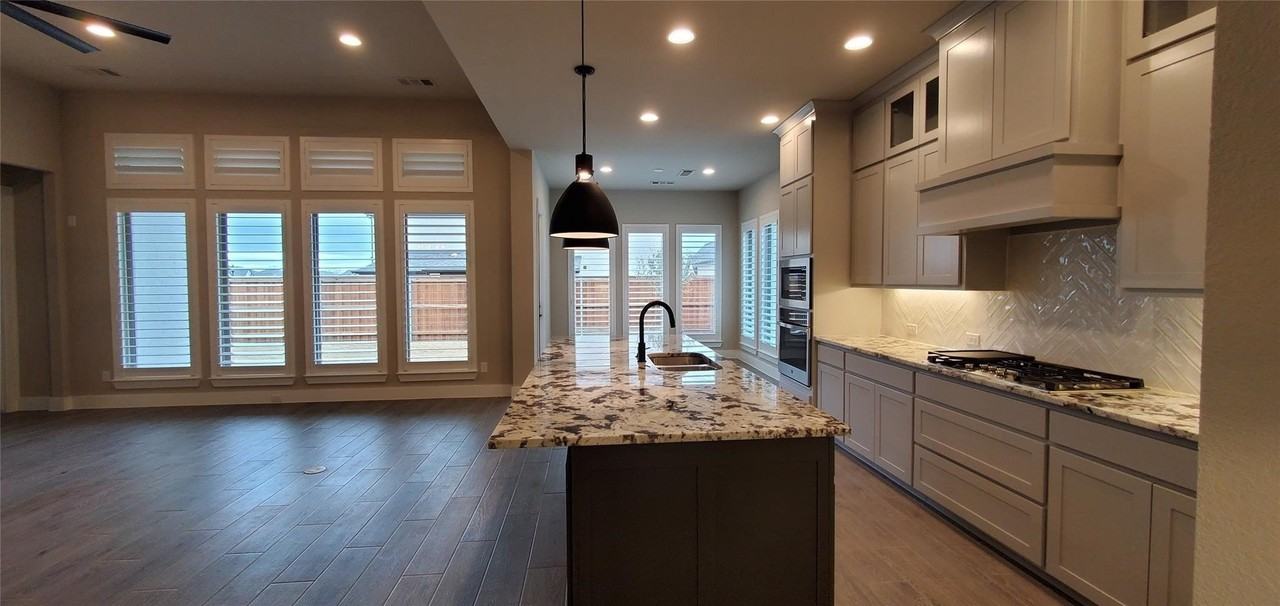 3320 Honey Suckle Ln - Photo 2 of 37