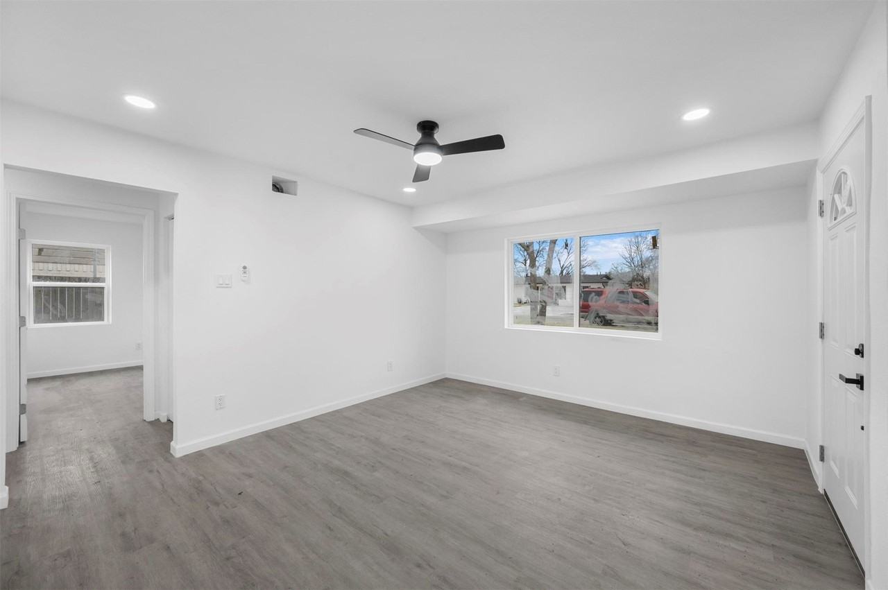 2202 Major Dr - Photo 2 of 27