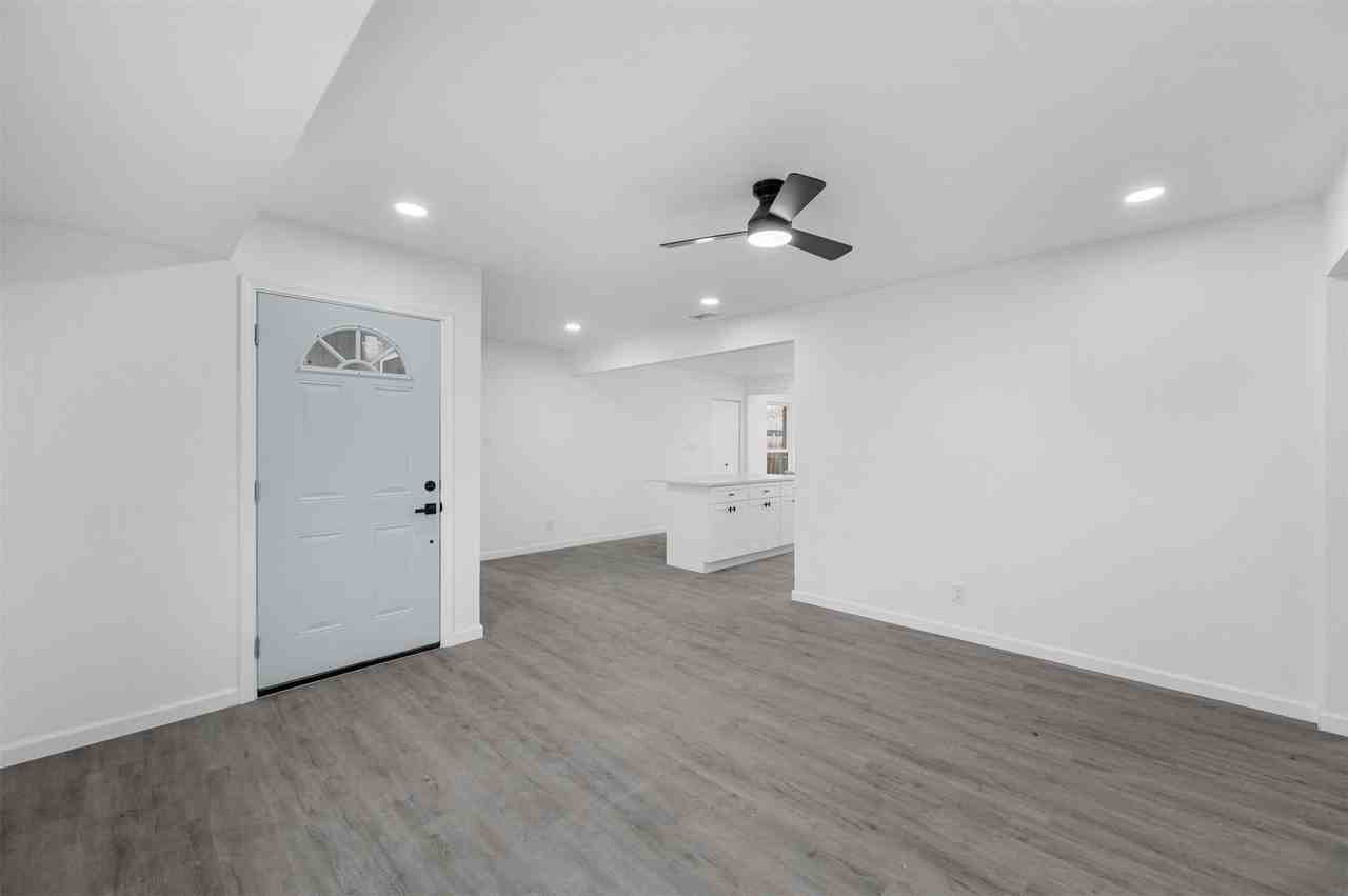 2202 Major Dr - Photo 3 of 27