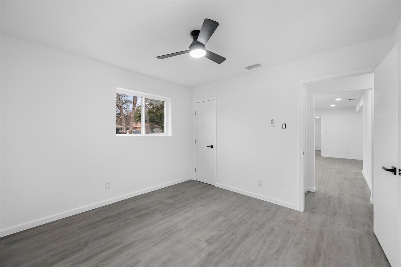 2202 Major Dr - Photo 4 of 27