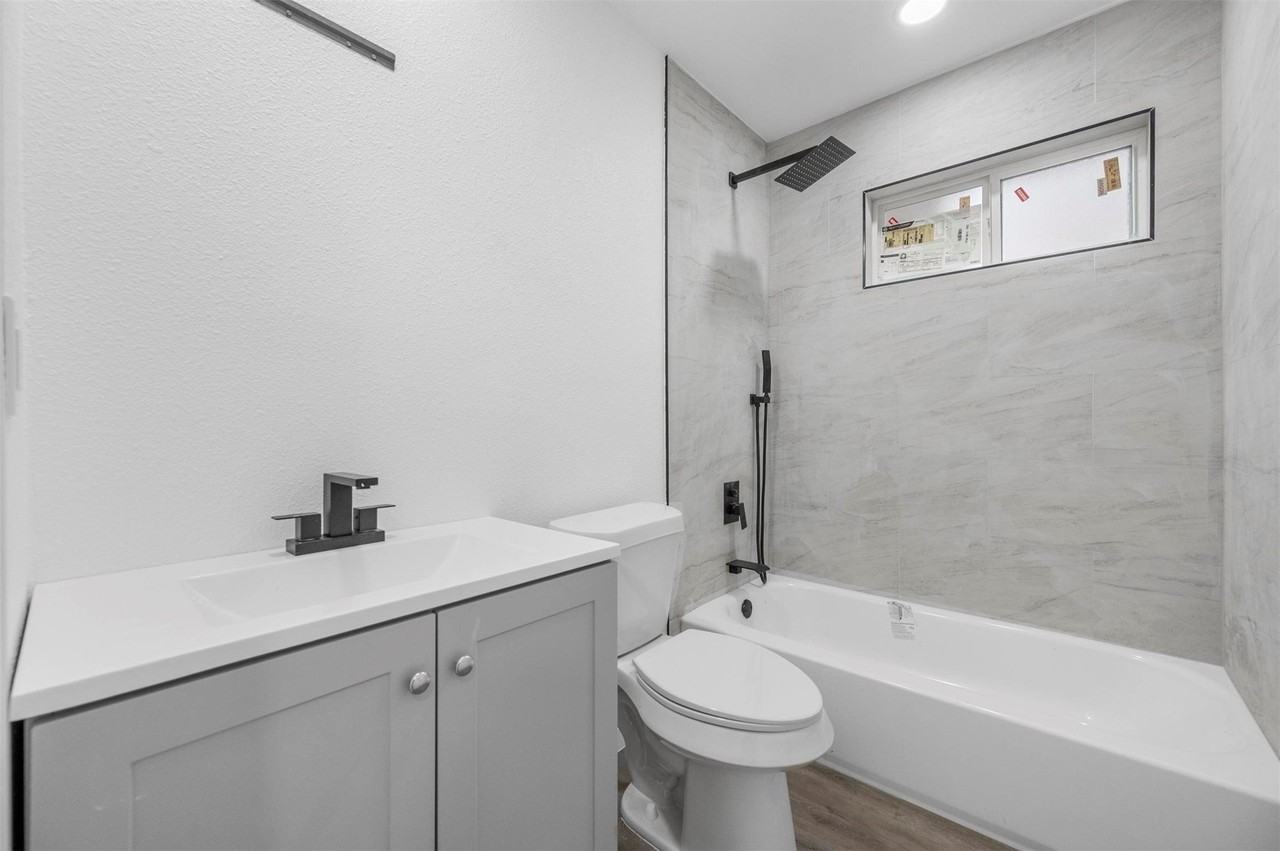 2202 Major Dr - Photo 5 of 27