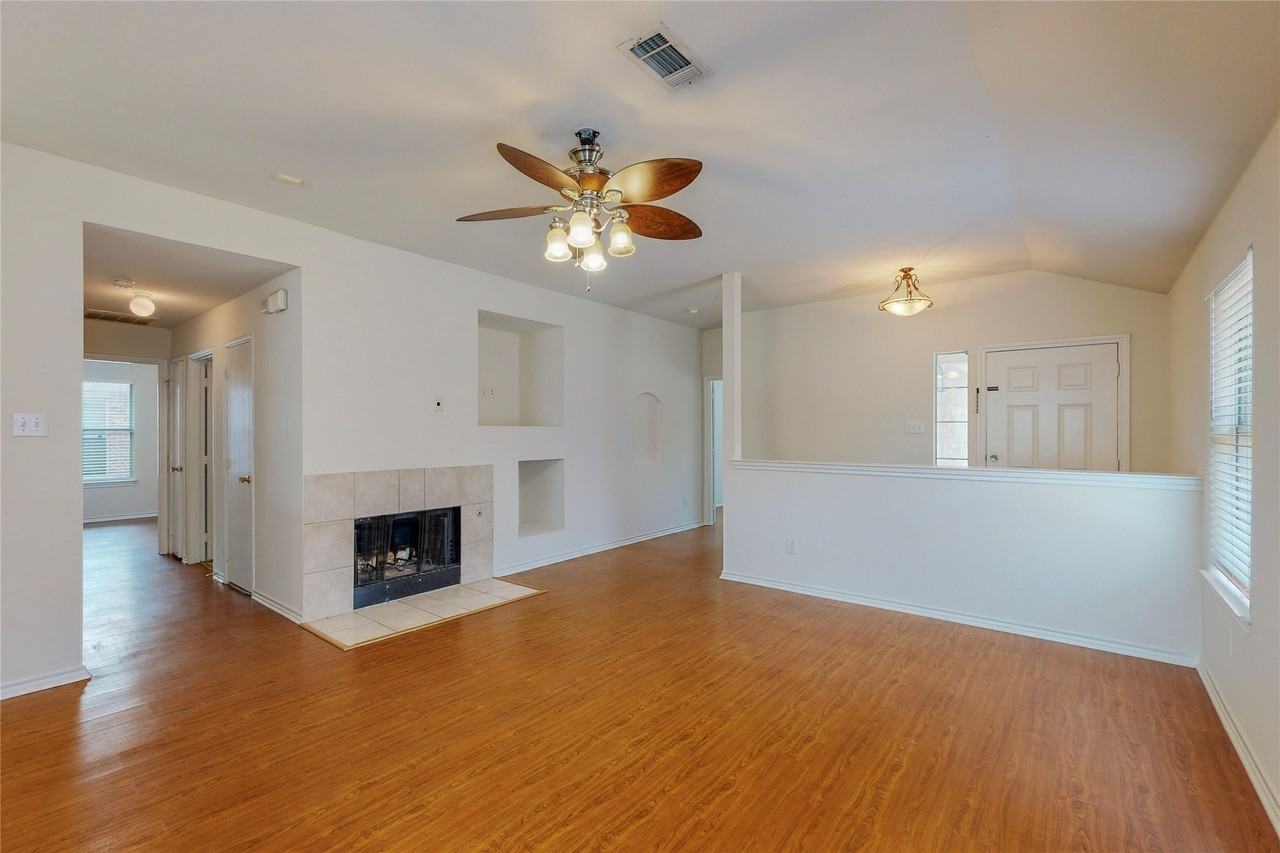 3206 Candlebrook Dr - Photo 5 of 34