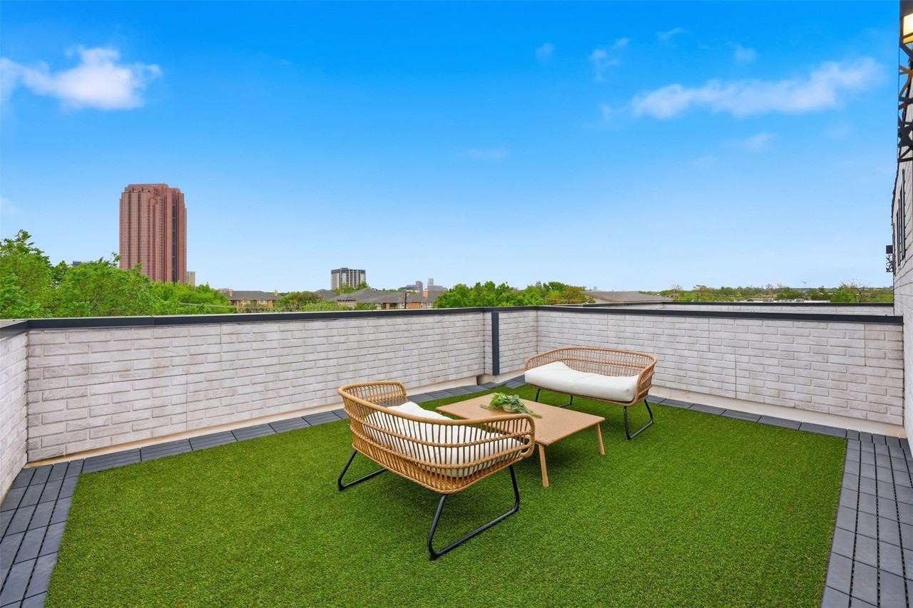 1920 Caddo St #204 - Photo 2 of 33