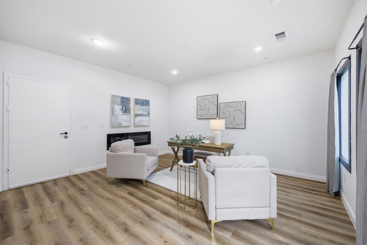1920 Caddo St #204 - Photo 5 of 33