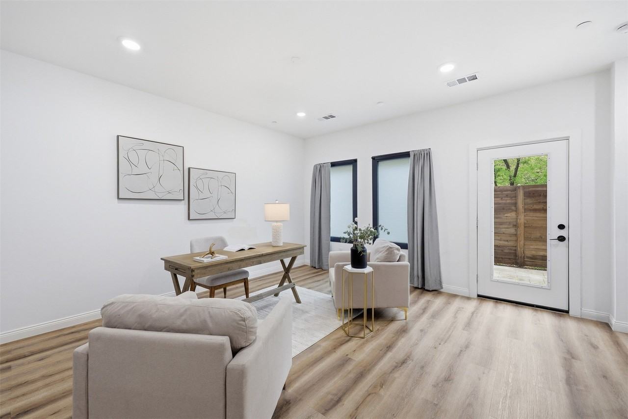 1920 Caddo St #204 - Photo 6 of 33