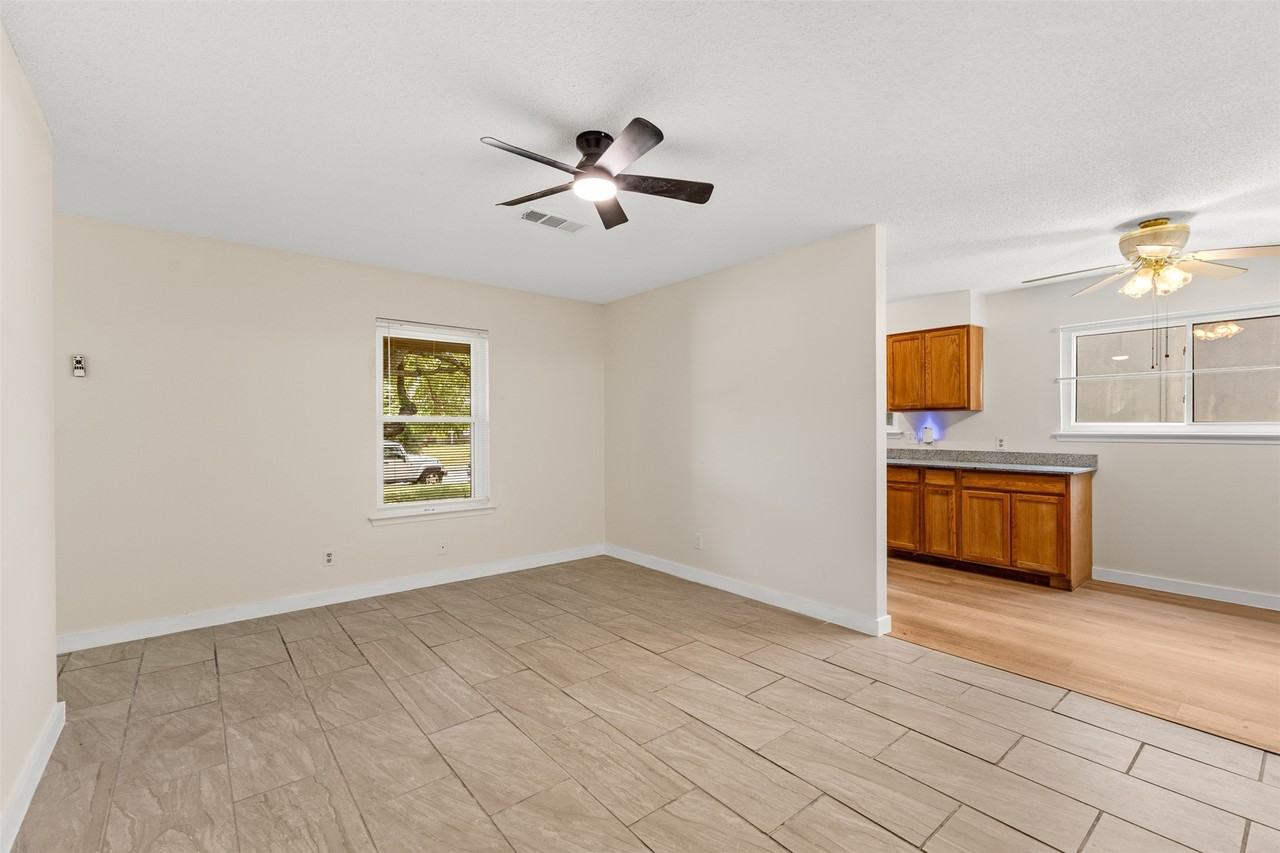 929 Meadow Mead Dr - Photo 3 of 22