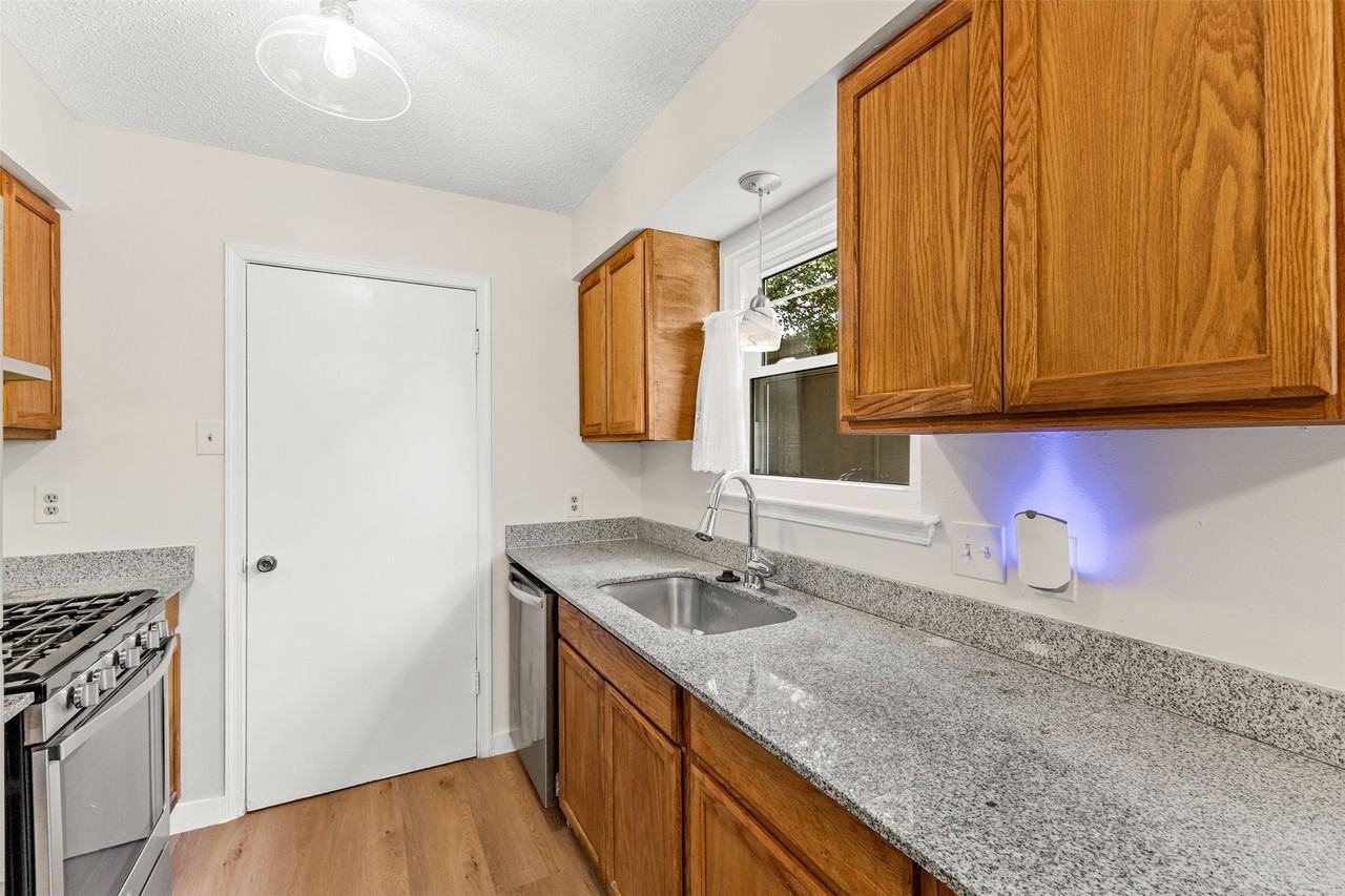 929 Meadow Mead Dr - Photo 5 of 22