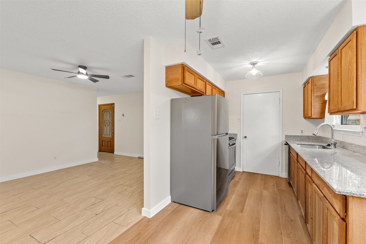 929 Meadow Mead Dr - Photo 7 of 22