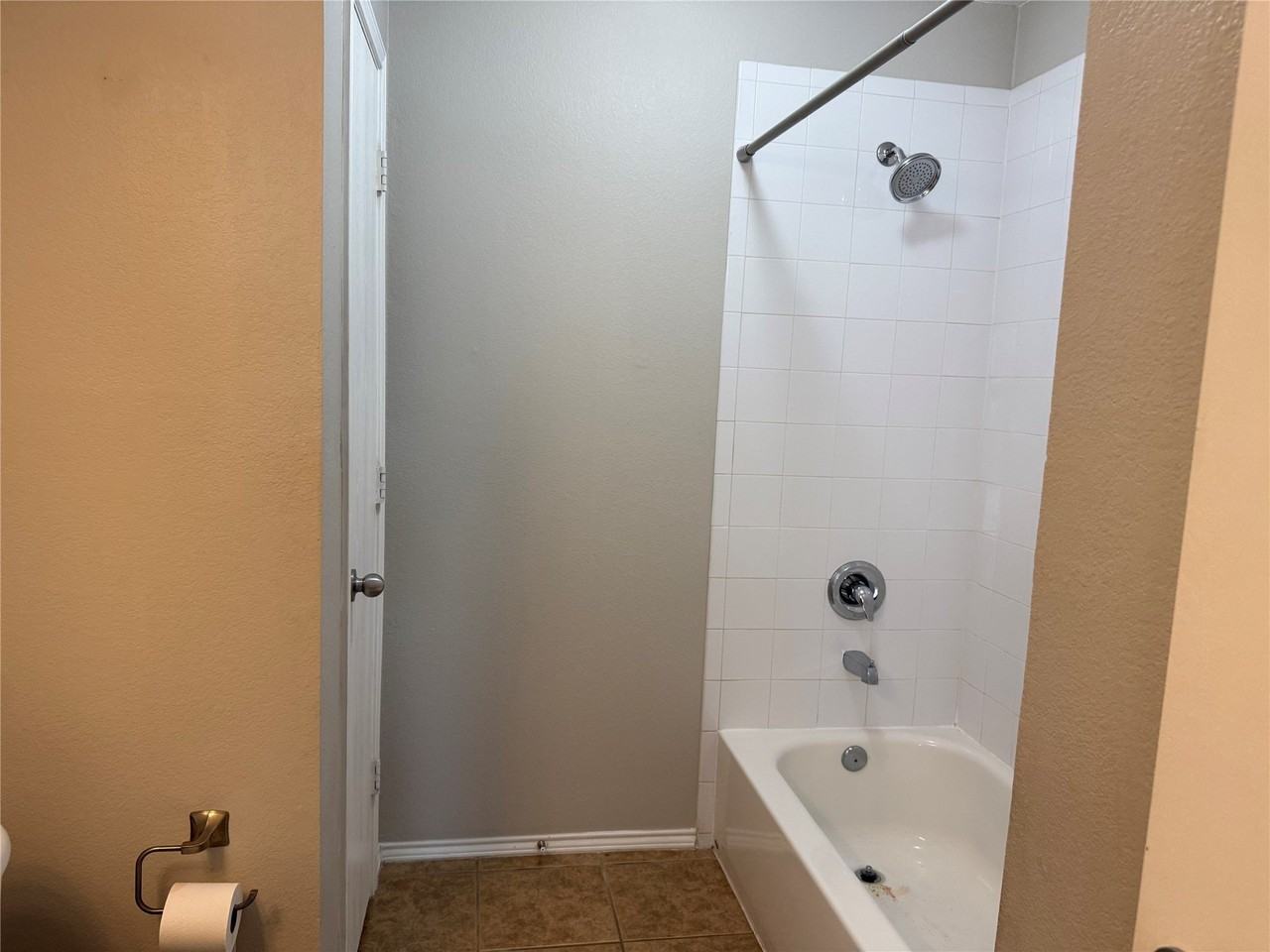 4514 Quail Run Rd - Photo 7 of 34