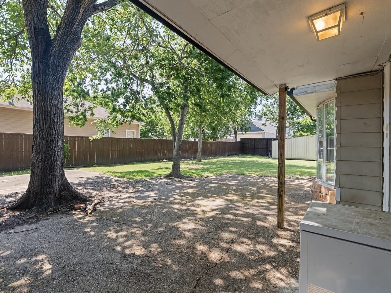 108 N Baker St - Photo 6 of 31