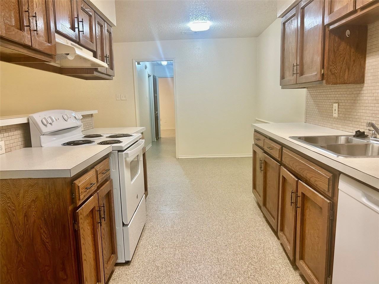 2301 Lido Ln - Photo 2 of 20