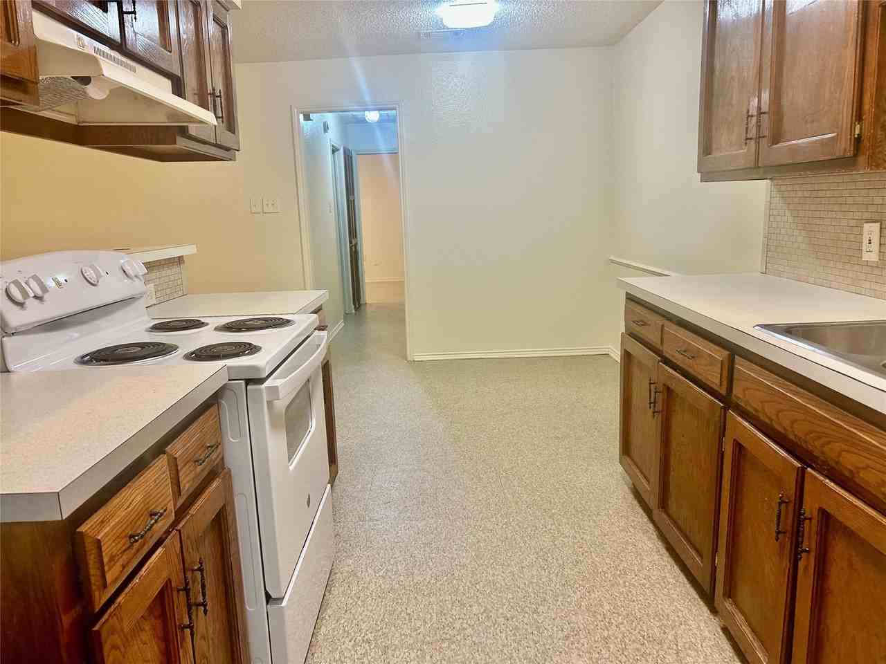 2301 Lido Ln - Photo 3 of 20