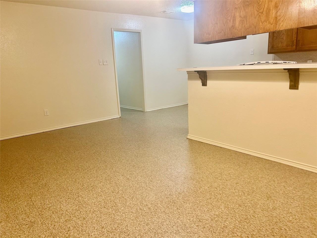 2301 Lido Ln - Photo 5 of 20