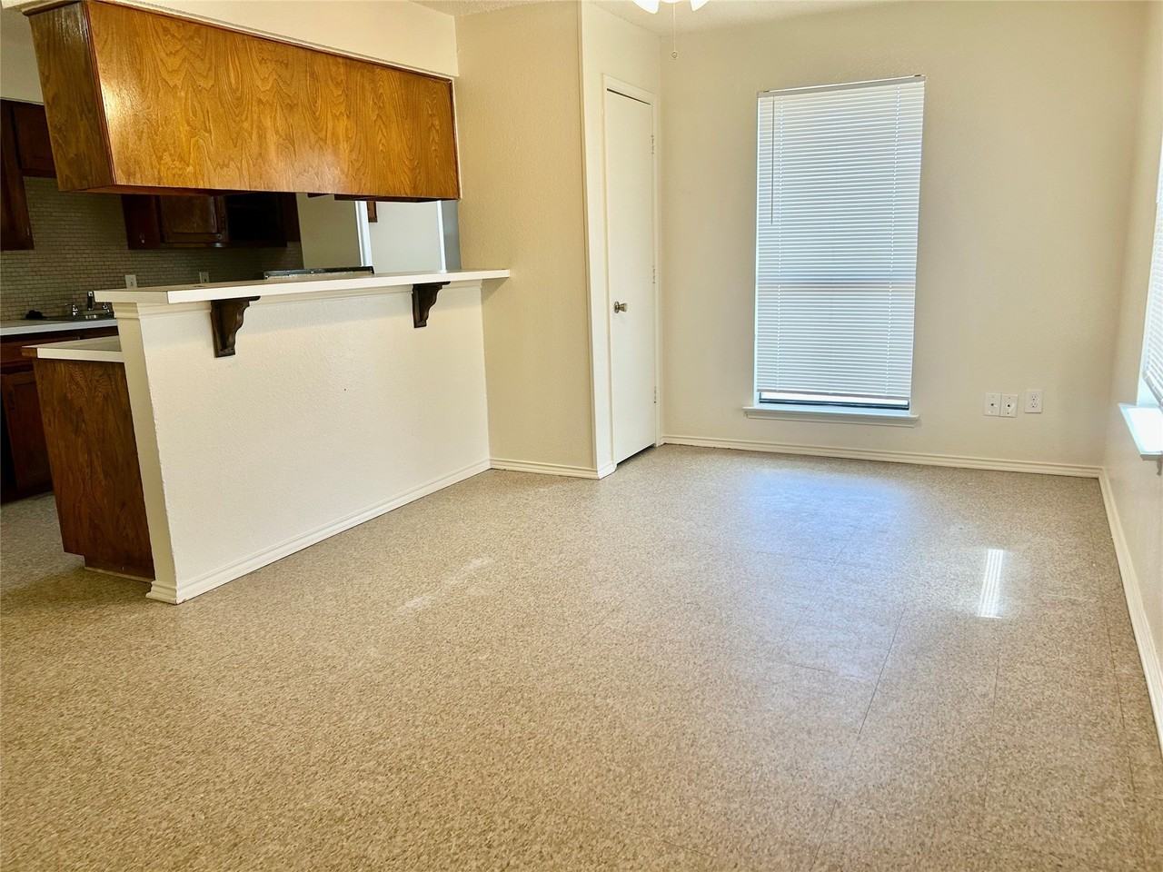 2301 Lido Ln - Photo 7 of 20
