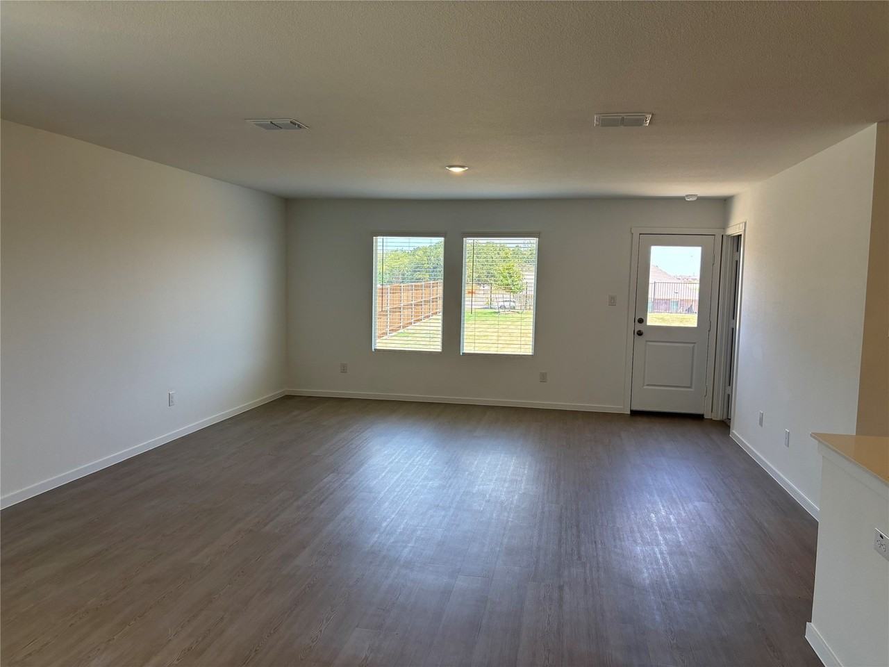 1948 Ventasso Blvd - Photo 4 of 20