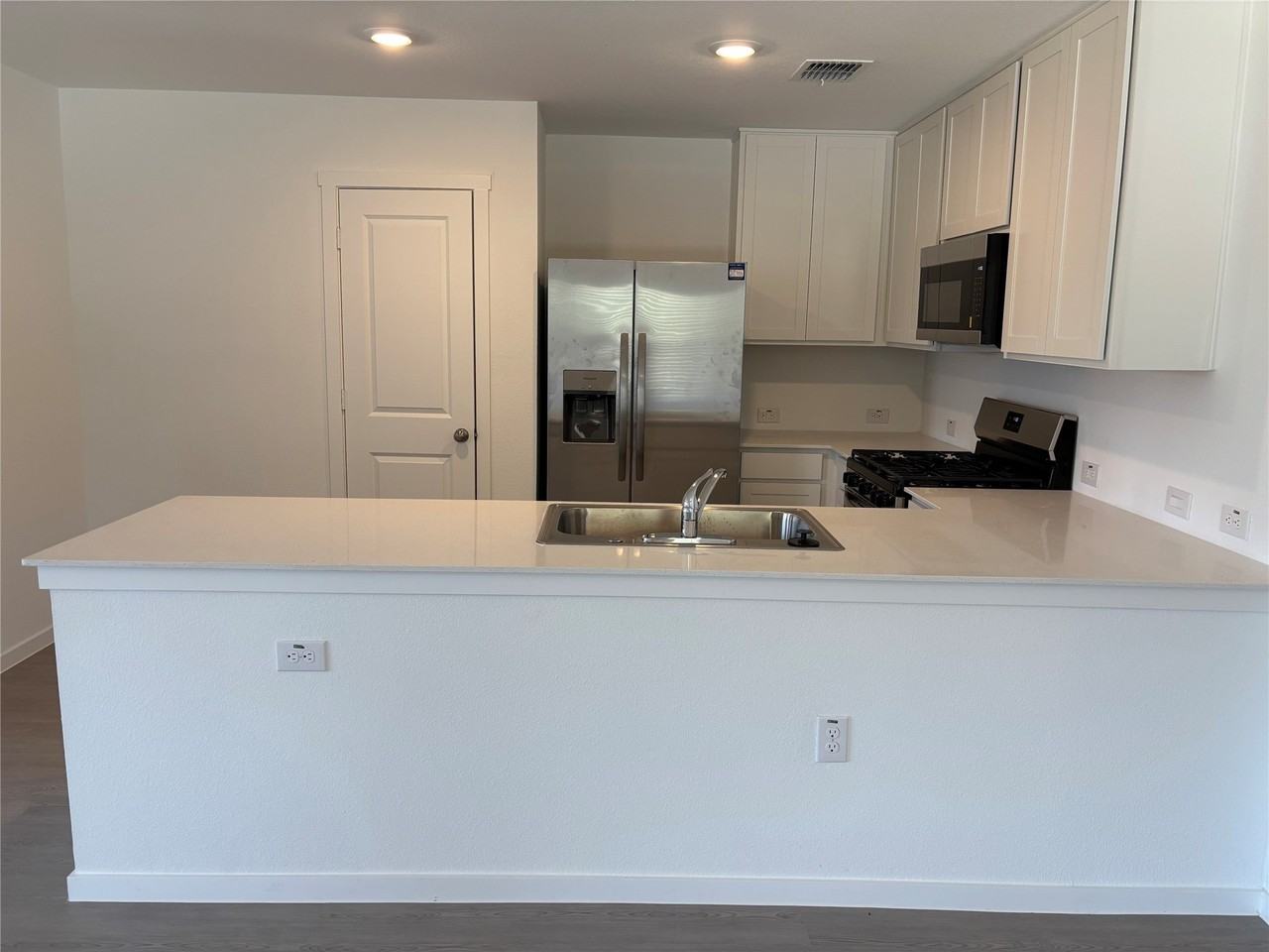 1948 Ventasso Blvd - Photo 5 of 20