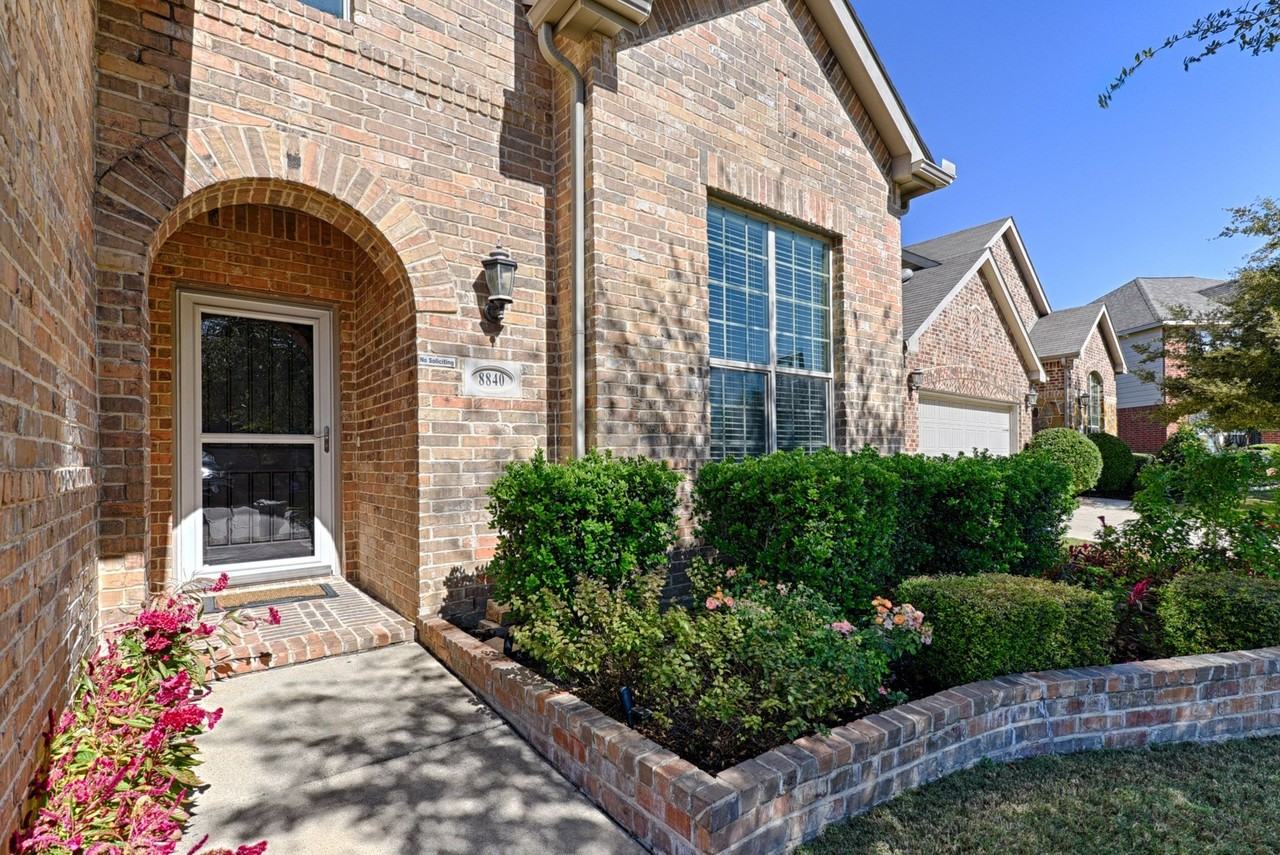 8840 Night Wind Ln - Photo 3 of 36