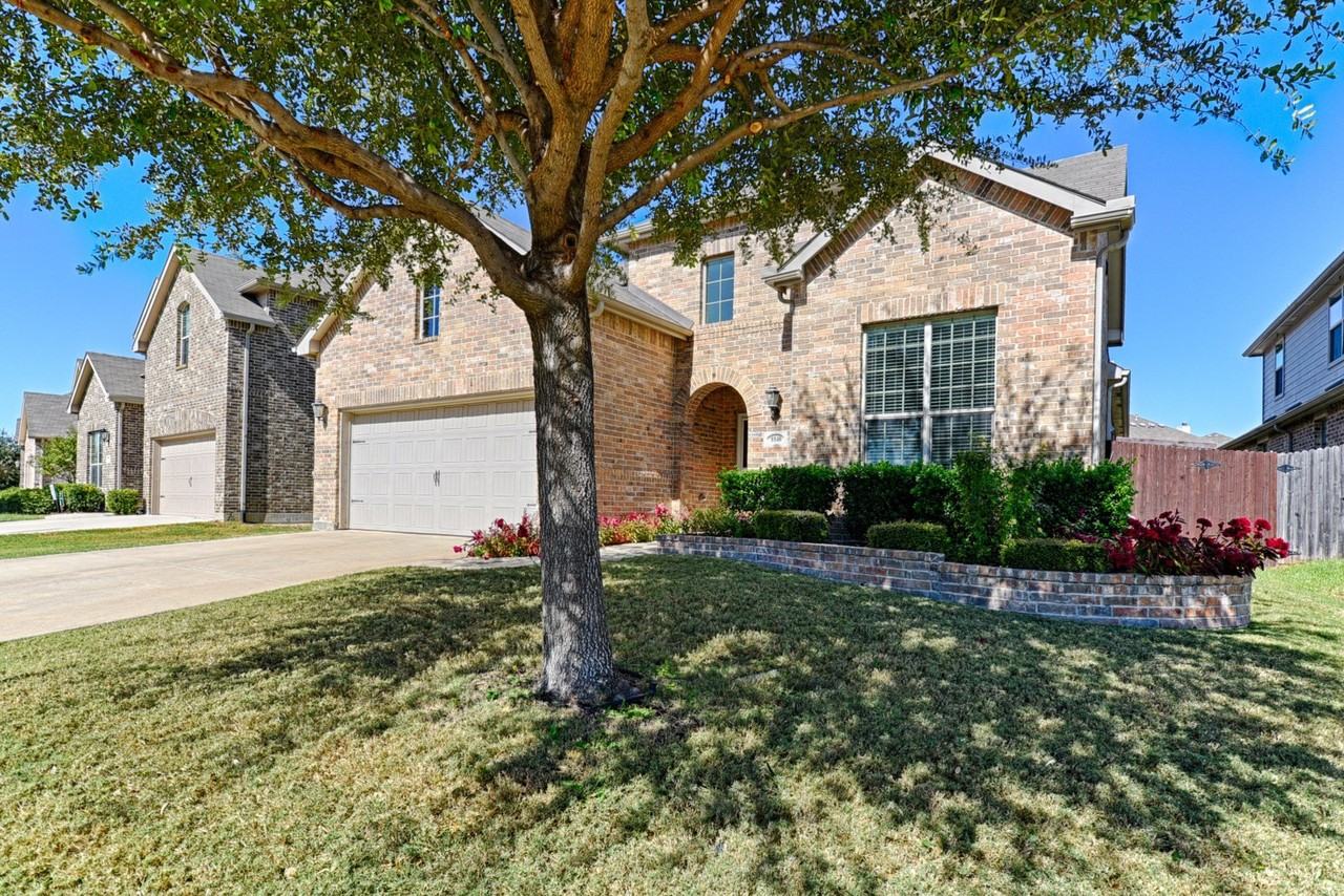 8840 Night Wind Ln - Photo 4 of 36
