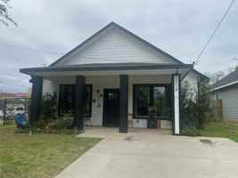 featured image of 2214 Gordon St