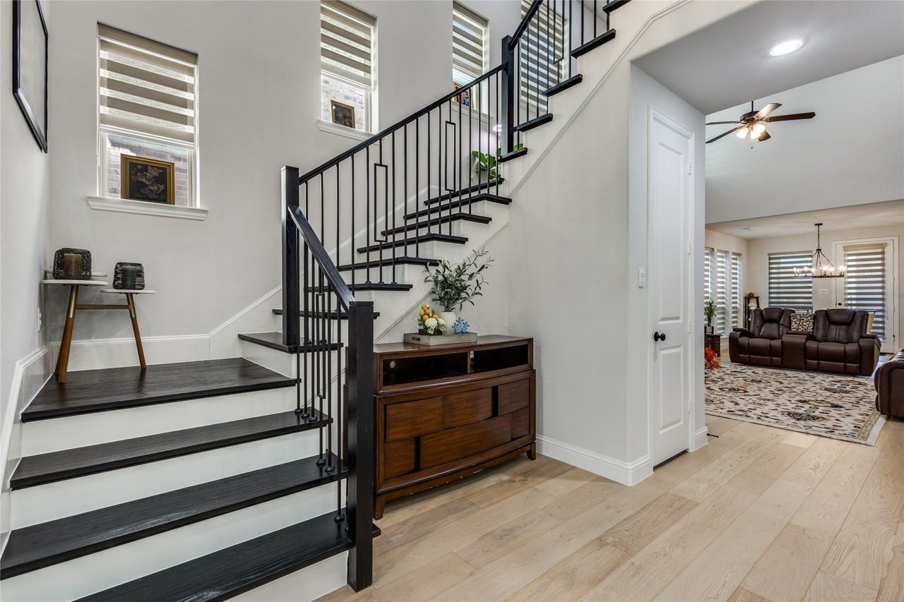 8325 Mint Mews - Photo 4 of 31