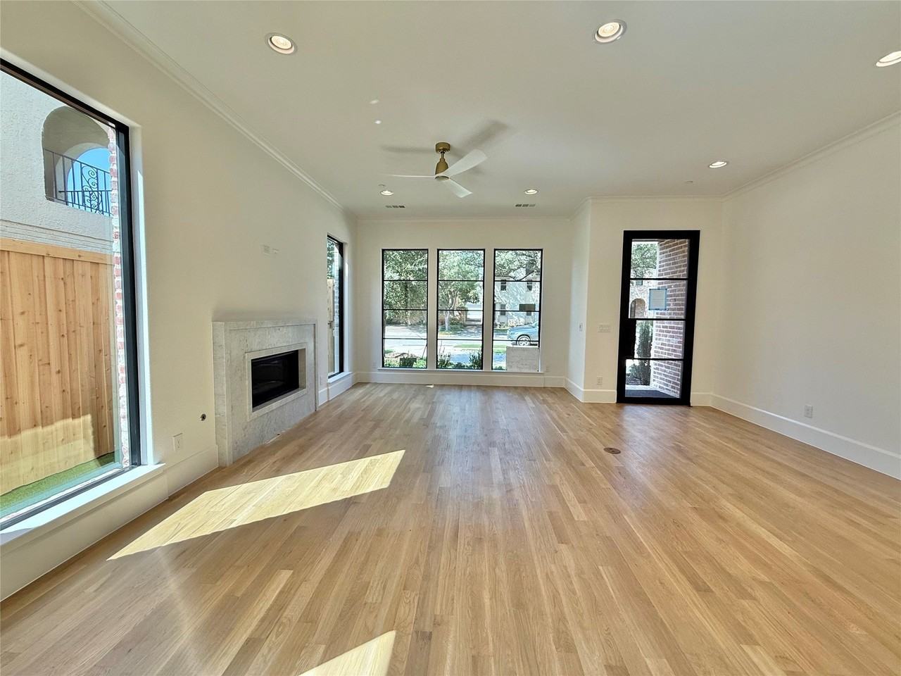 4423 Emerson Ave - Photo 2 of 18