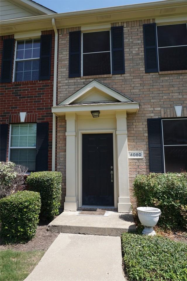 4080 Kyndra Cir