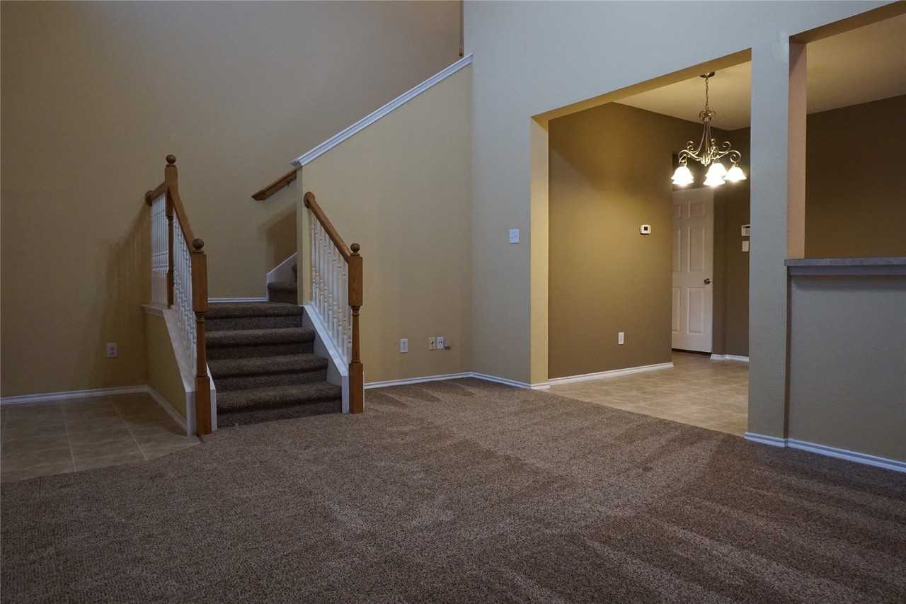 4080 Kyndra Cir - Photo 6 of 24