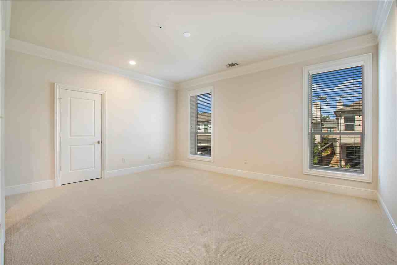 6425 Bandera Ave #2E - Photo 5 of 6