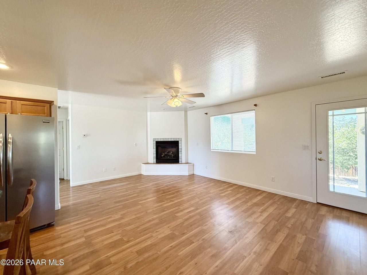 1415 Lakeview Rd - Photo 2 of 15