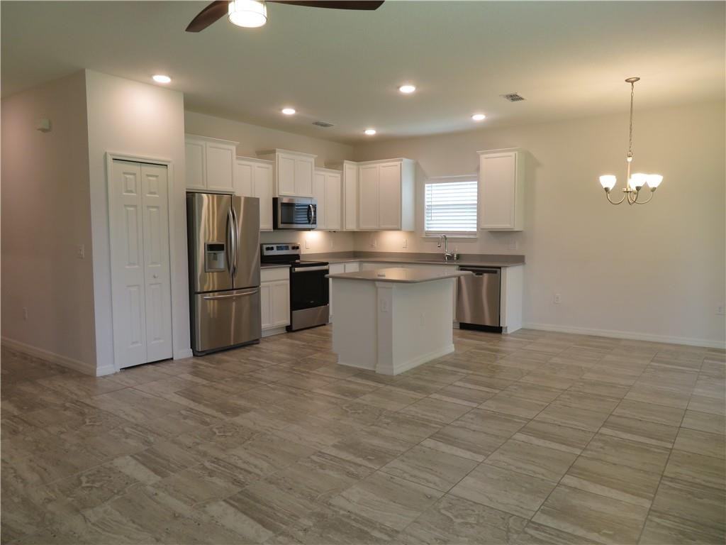 368 Sandcrest Cir - Photo 2 of 10