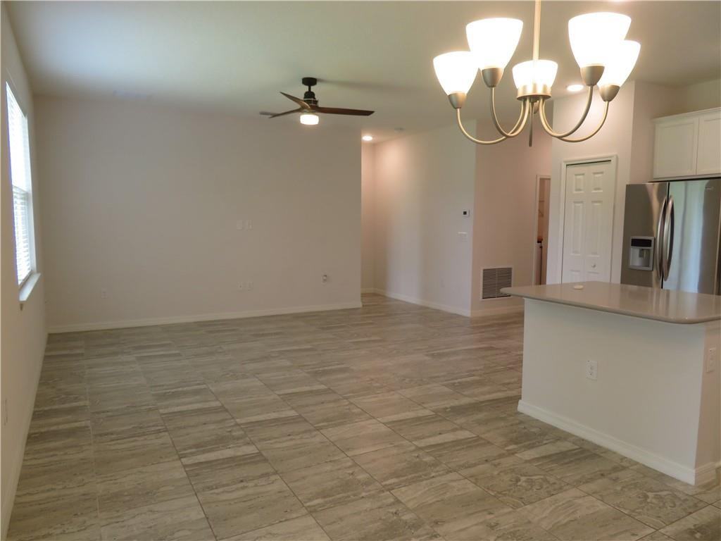 368 Sandcrest Cir - Photo 4 of 10