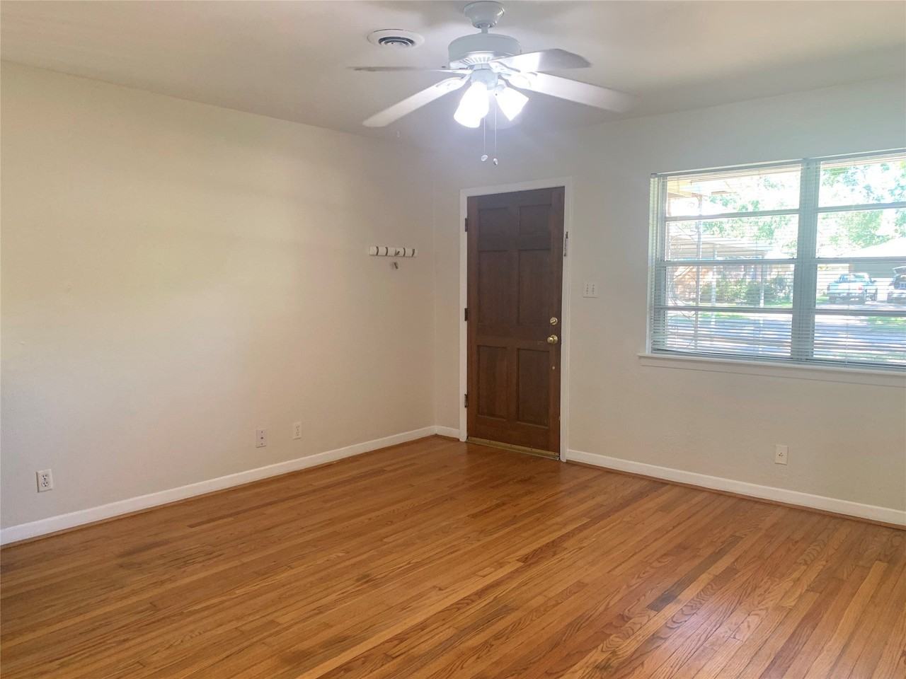 4427 Warm Springs Rd - Photo 3 of 30