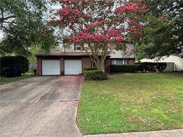 featured image of 441 Woodlake Rd