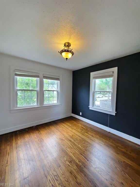 3746 Lenoir Cir - Photo 5 of 18