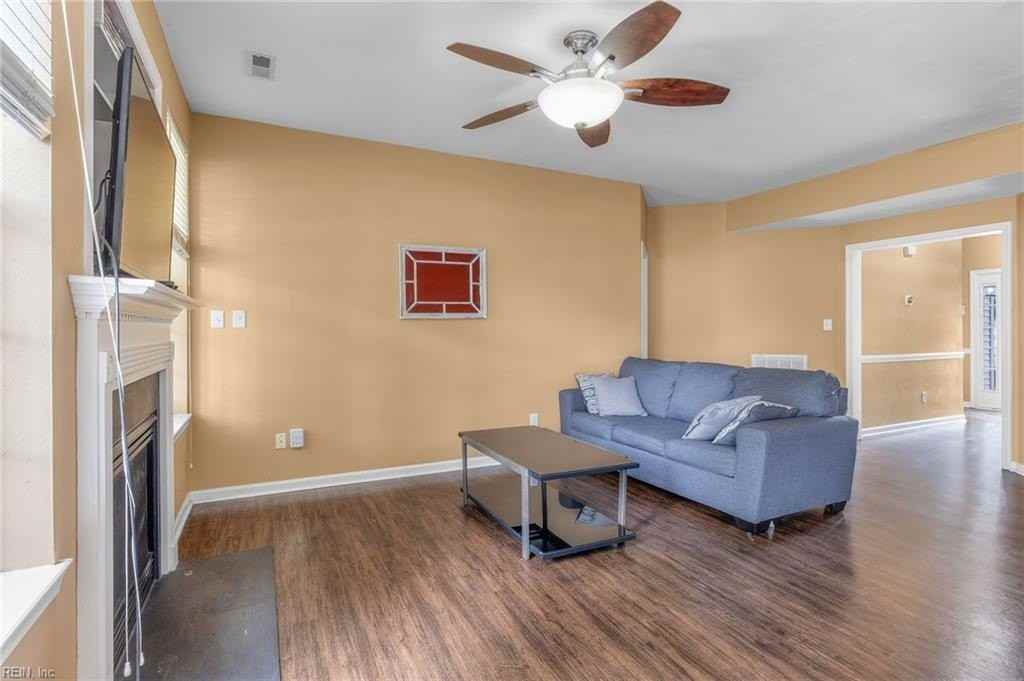 5277 Summer Cres - Photo 5 of 45