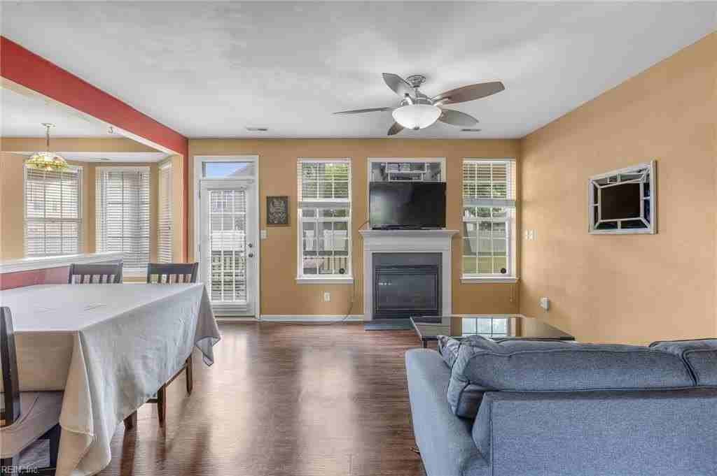 5277 Summer Cres - Photo 7 of 45