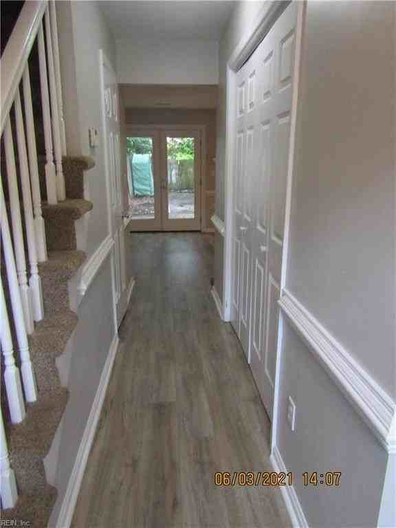 17 Colonial Way - Photo 3 of 22