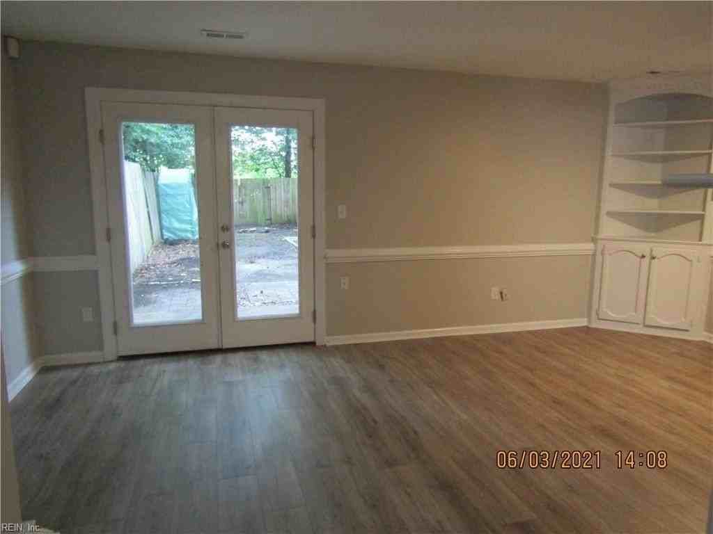 17 Colonial Way - Photo 5 of 22