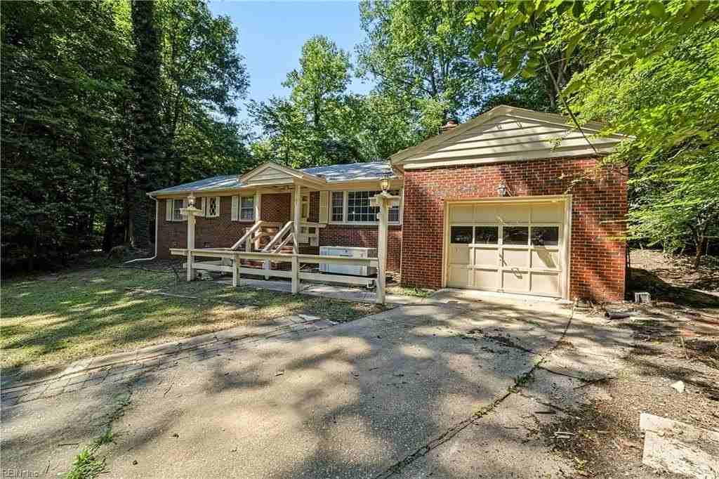 97 Shamrock Ln - Photo 3 of 30