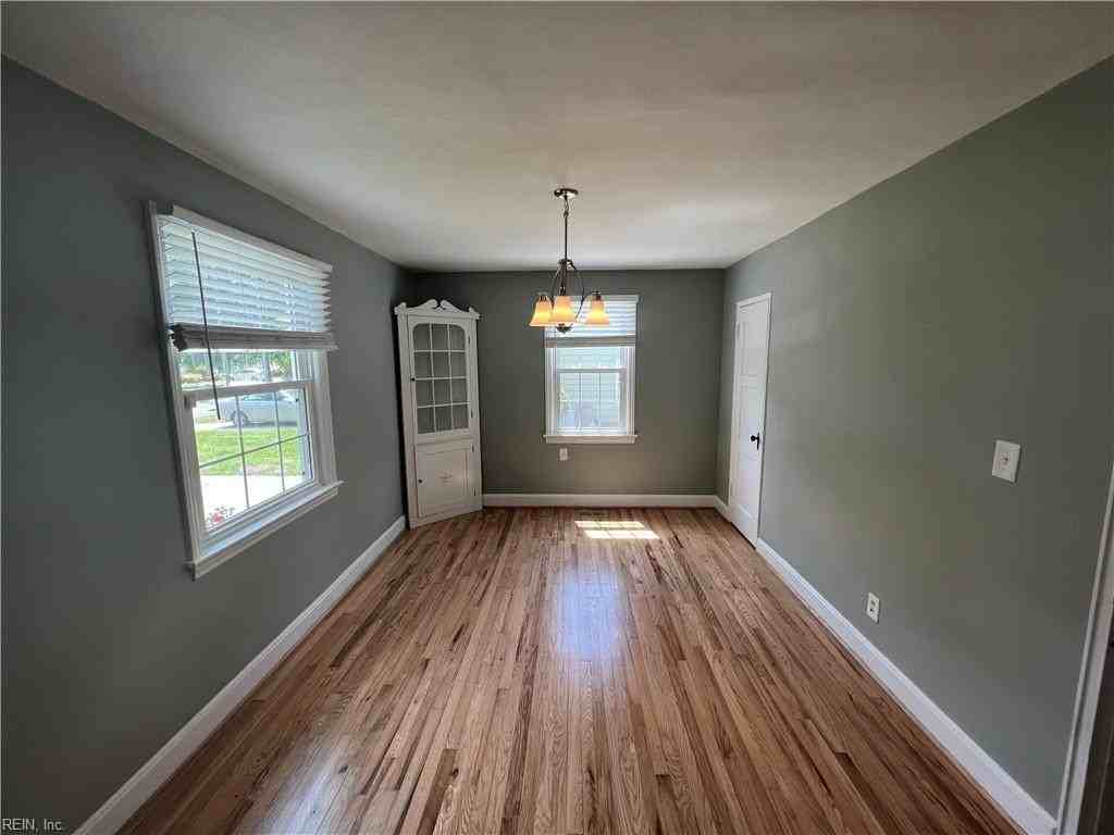 9535 Sherwood Pl - Photo 6 of 30