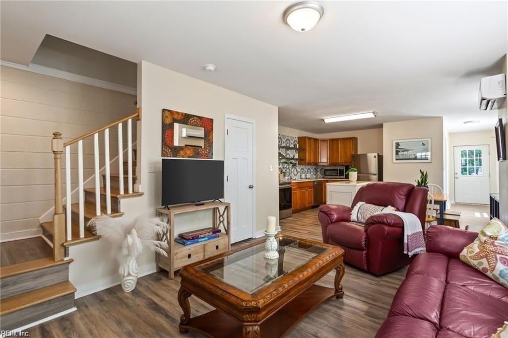 2565 Shore Dr #A - Photo 2 of 25