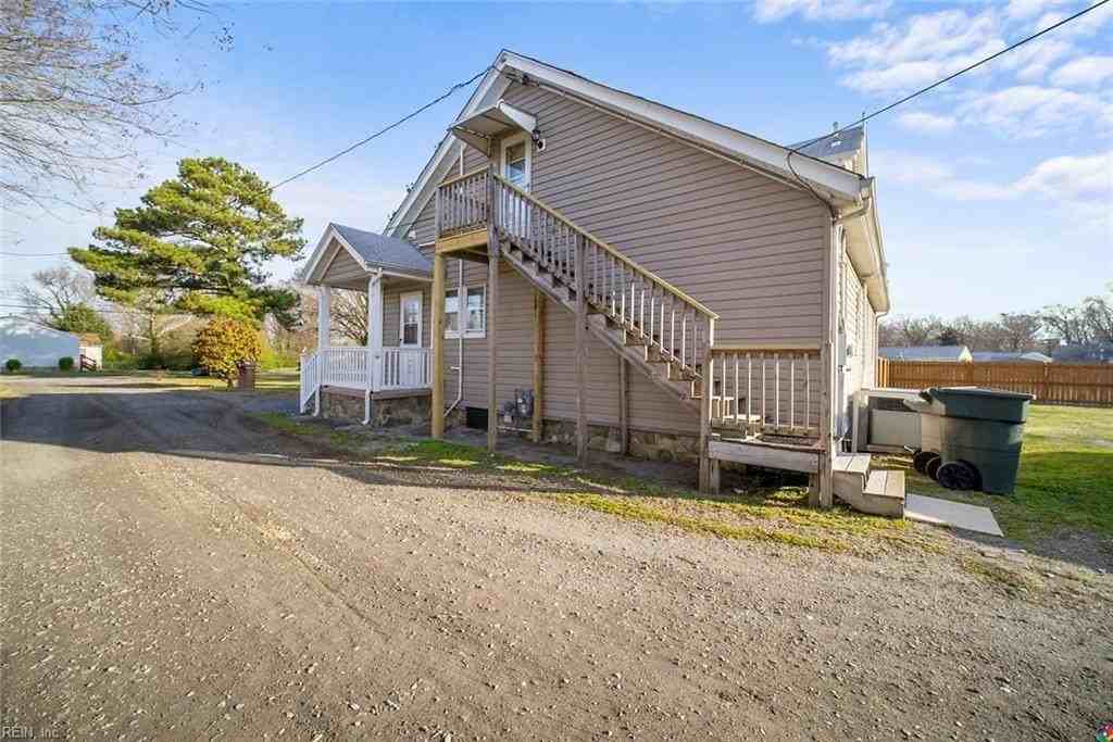 1270 Old Buckroe Rd #B - Photo 4 of 27