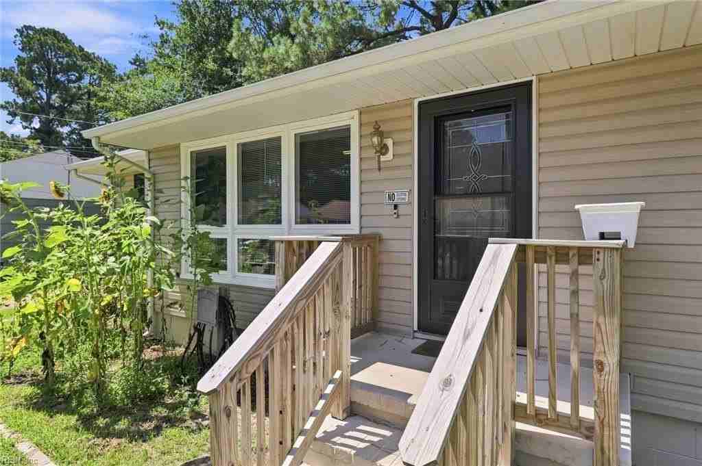 24 Warren Dr - Photo 2 of 34