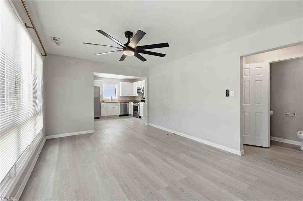 24 Warren Dr - Photo 4 of 34