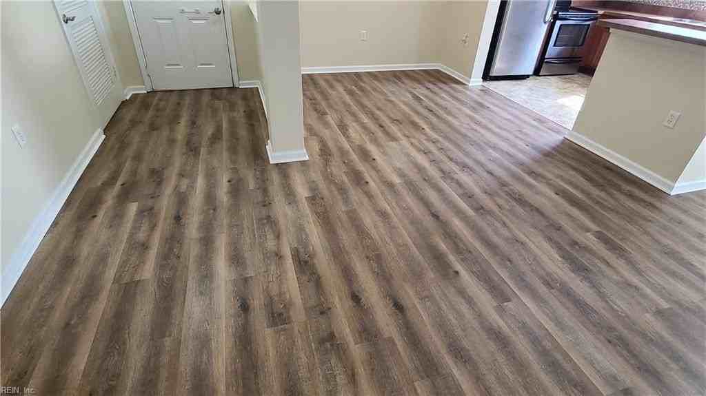 932 Southmoor Dr #101 - Photo 3 of 31