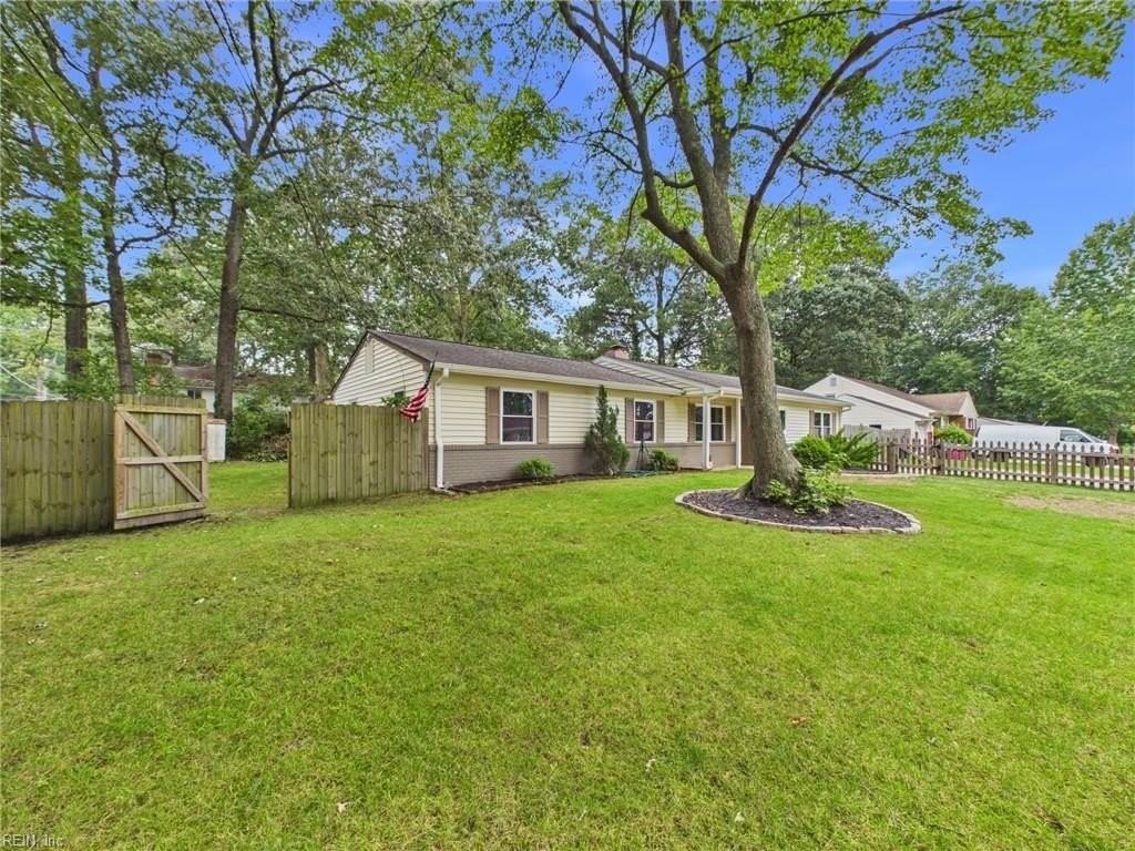 3237 Bow Creek Blvd - Photo 2 of 35
