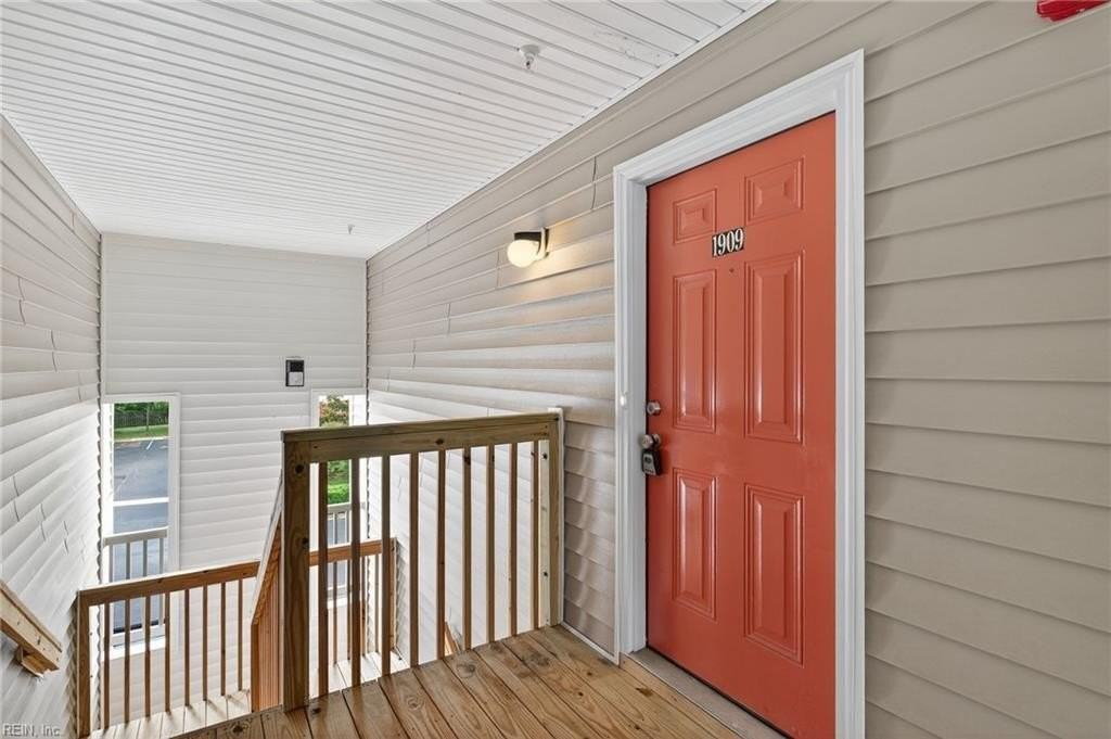 1909 Chantilly Ct - Photo 2 of 23