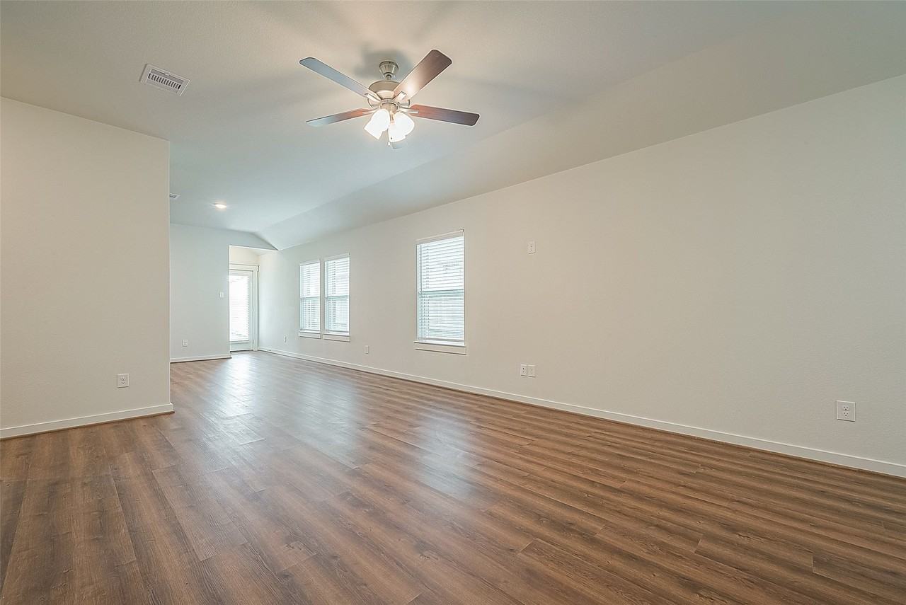 7538 Coral Terrace Dr - Photo 5 of 43